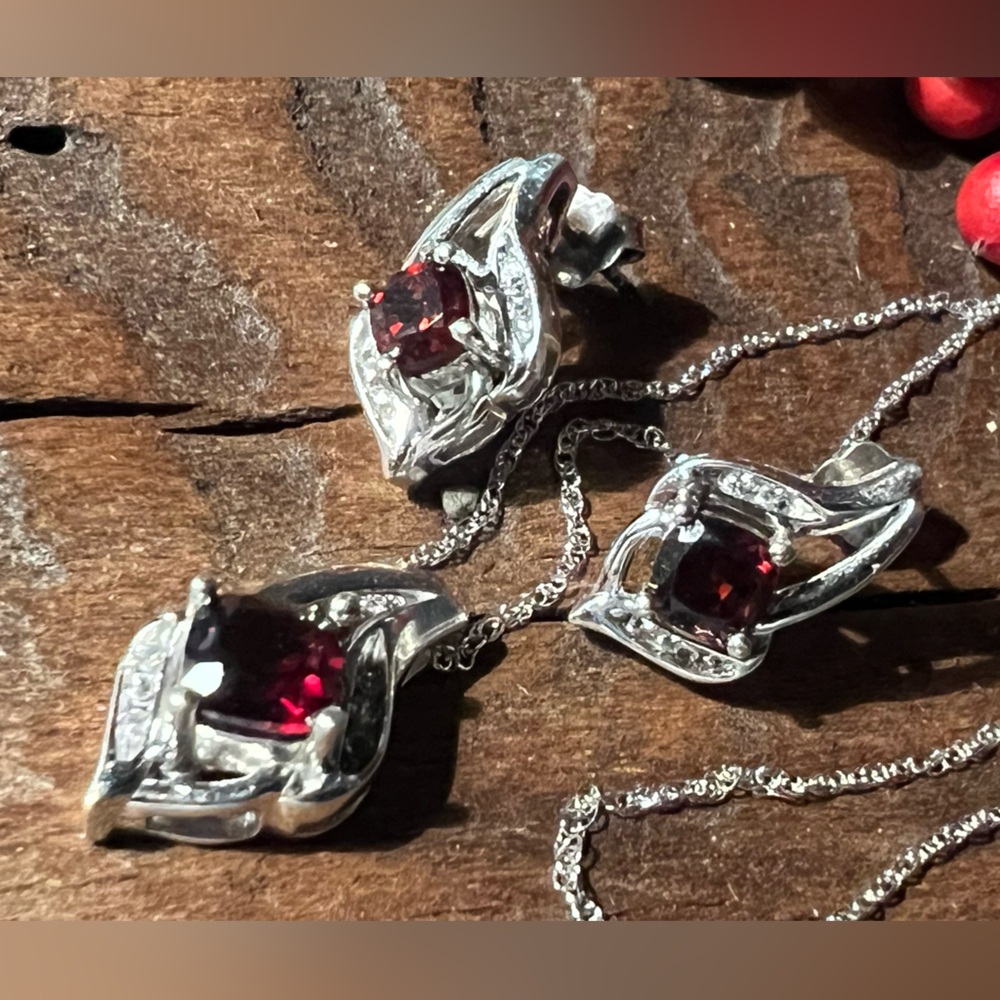 Sterling Silver Set Red Garnet Earrings Necklace  925 Punch In Chain Christmas